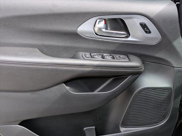 New 2026 Chrysler Pacifica Limited image 17