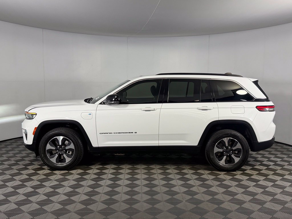 Used 2024 Jeep Grand Cherokee Limited 4xe AWD/4WD image 11