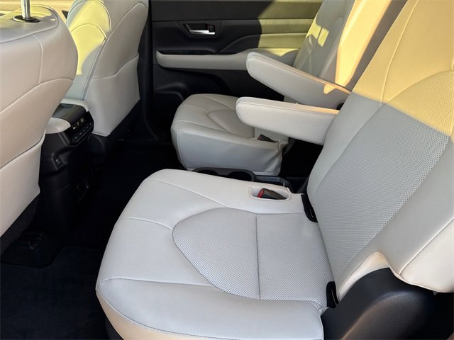 Used 2024 Toyota Grand Highlander XLE image 18