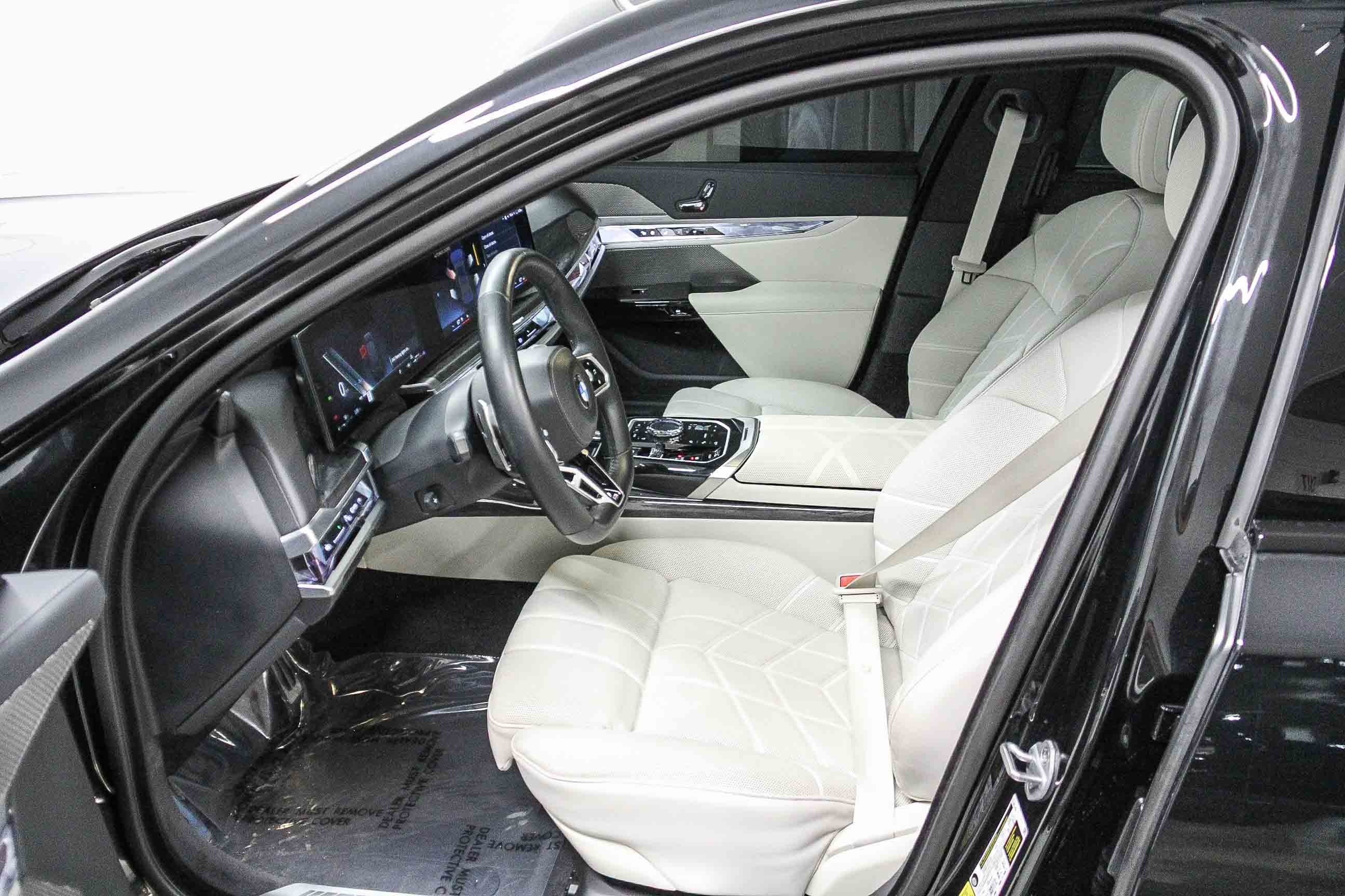 Certified 2024 BMW 760i xDrive w/ Executive Package AWD/4WD image 19