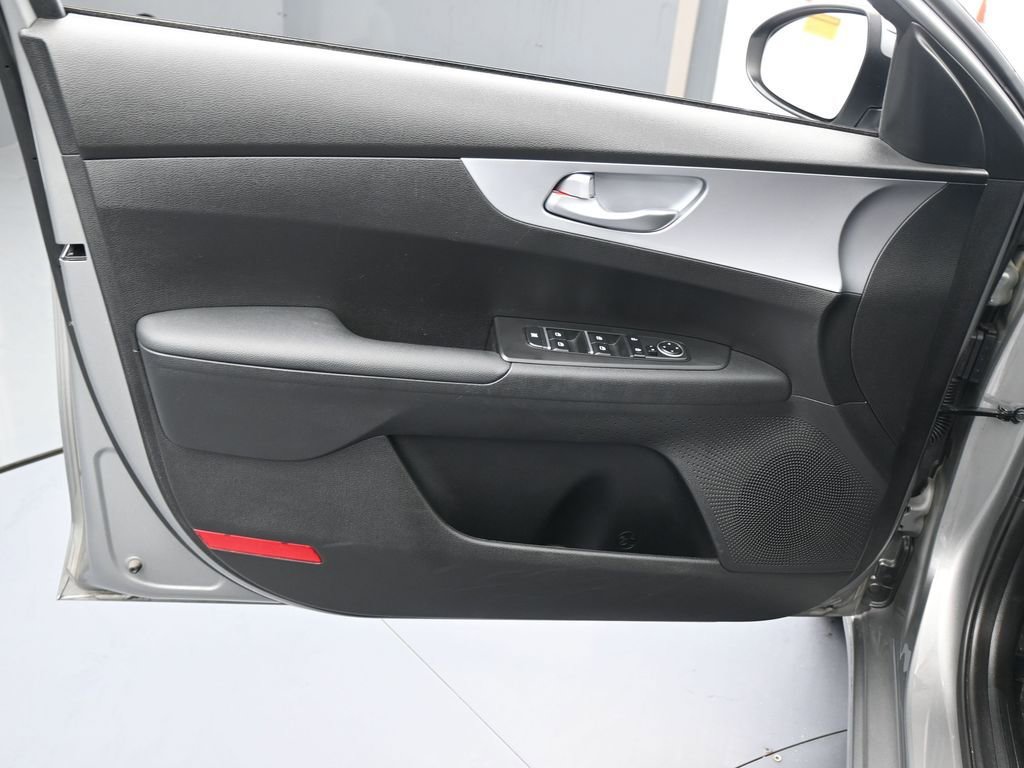 Used 2023 Kia Forte LXS image 12