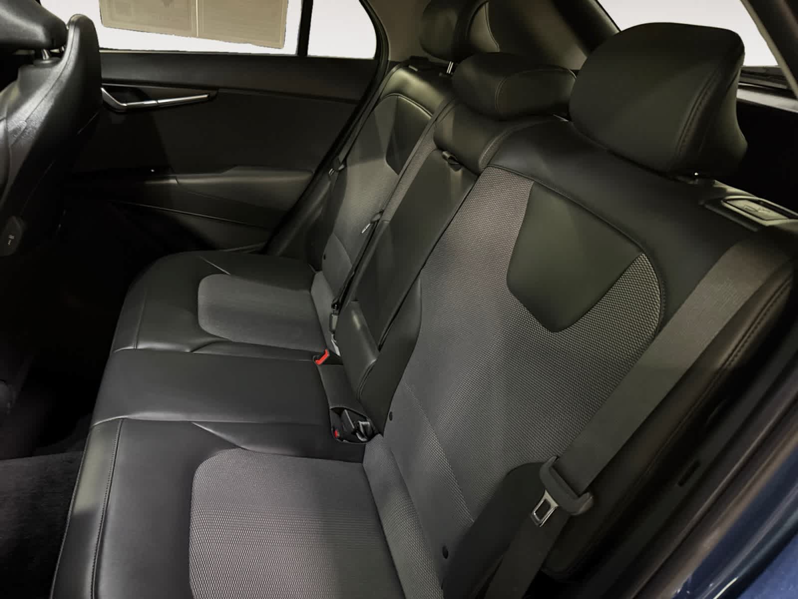 Used 2025 Kia Niro EX Touring FWD image 20