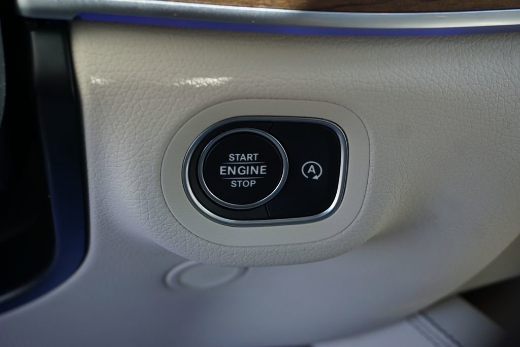 Used 2022 Mercedes-Benz GLS 450 4MATIC image 25