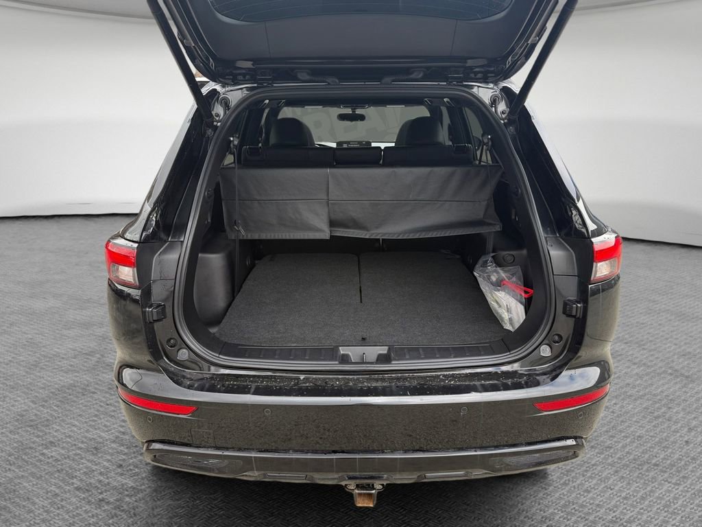 Used 2024 Mitsubishi Outlander SE Black Edition image 25