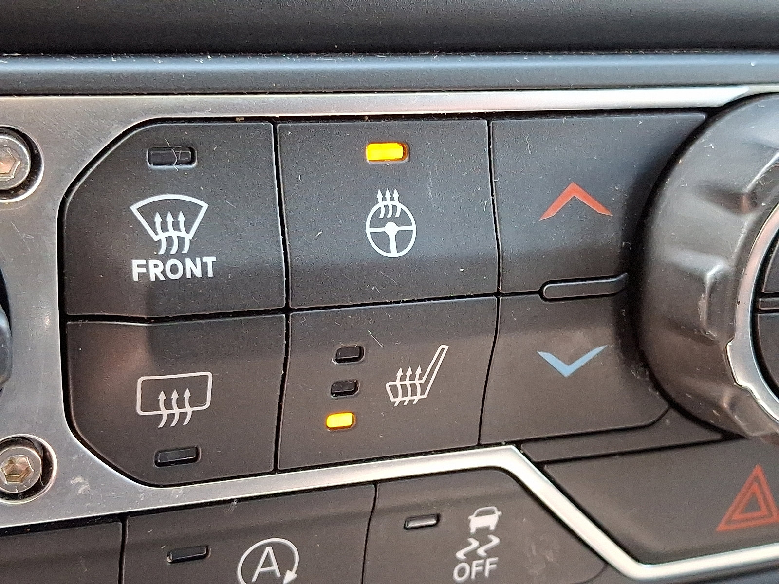 Used 2020 Jeep Gladiator Rubicon w/ Cold Weather Group image 23