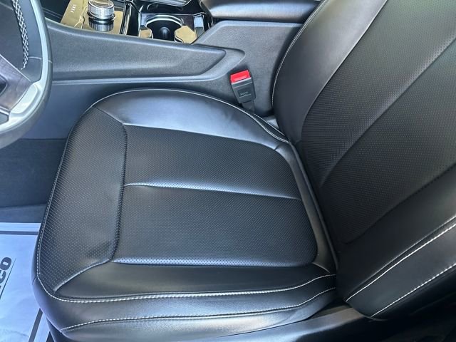 Used 2023 Jeep Grand Cherokee L Limited w/ Luxury Tech Group II image 11