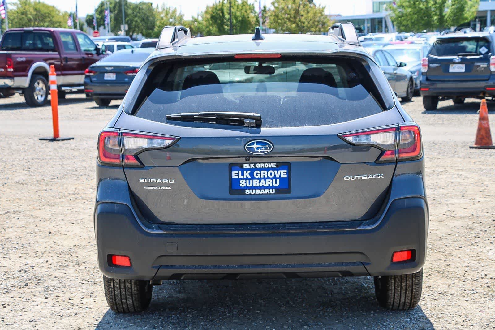 Used 2025 Subaru Outback Premium AWD/4WD image 3