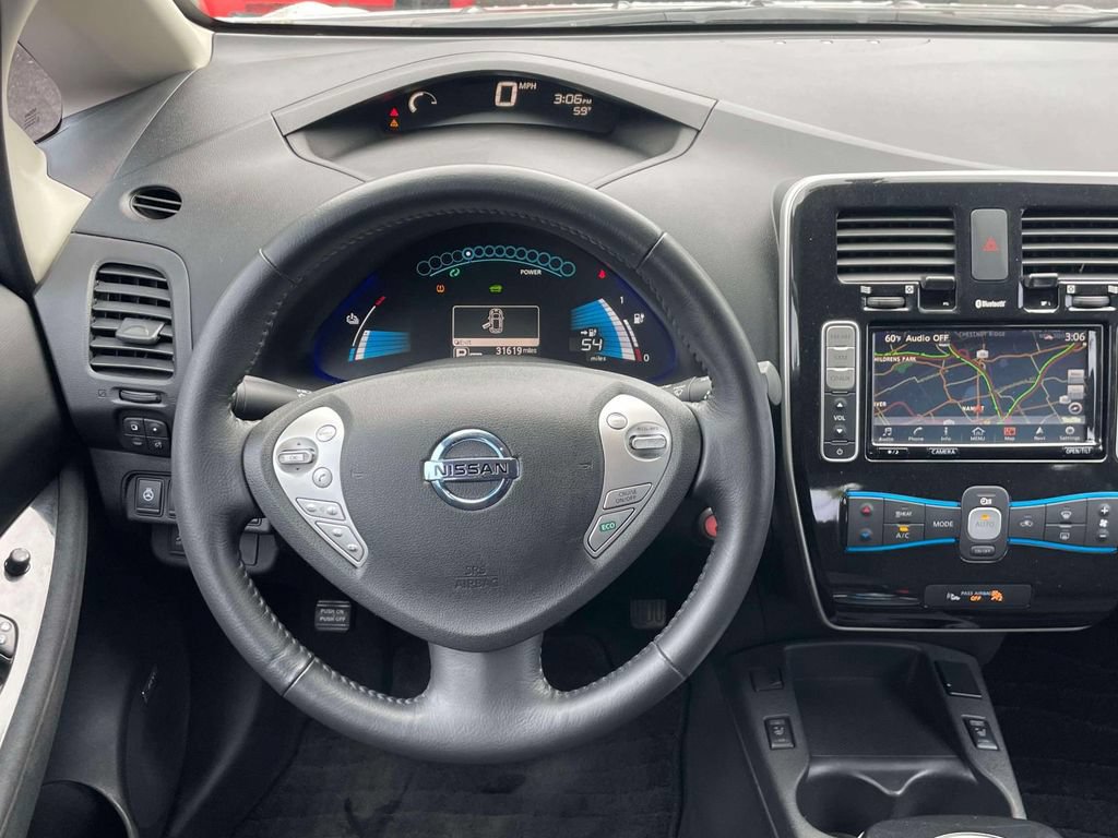 Used 2016 Nissan Leaf SV w/ Premium Package FWD image 13
