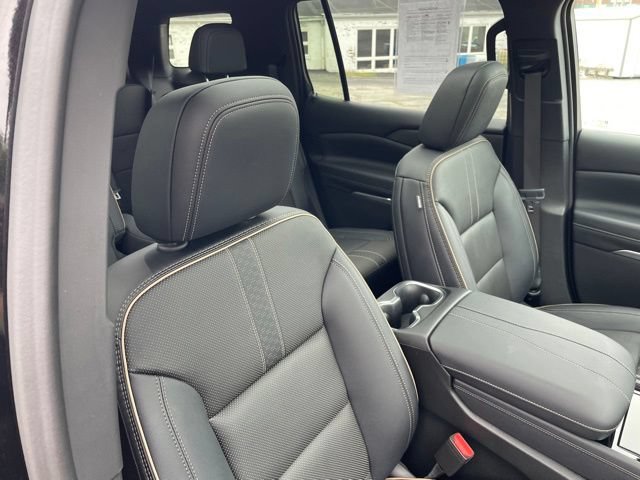 Used 2026 Chevrolet Traverse High Country w/ LPO, Floor Liner Package AWD/4WD image 37