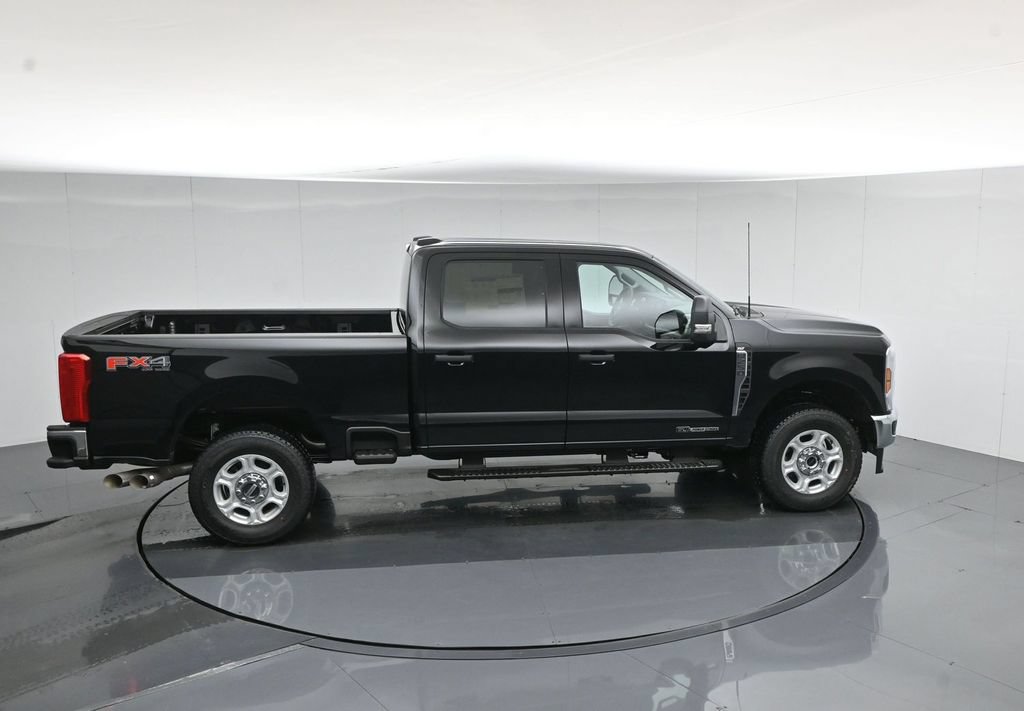 New 2026 Ford F250 XLT w/ FX4 Off-Road Package AWD/4WD image 39