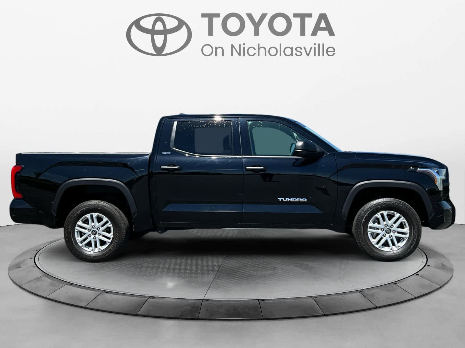 Used 2024 Toyota Tundra SR5 AWD/4WD image 7