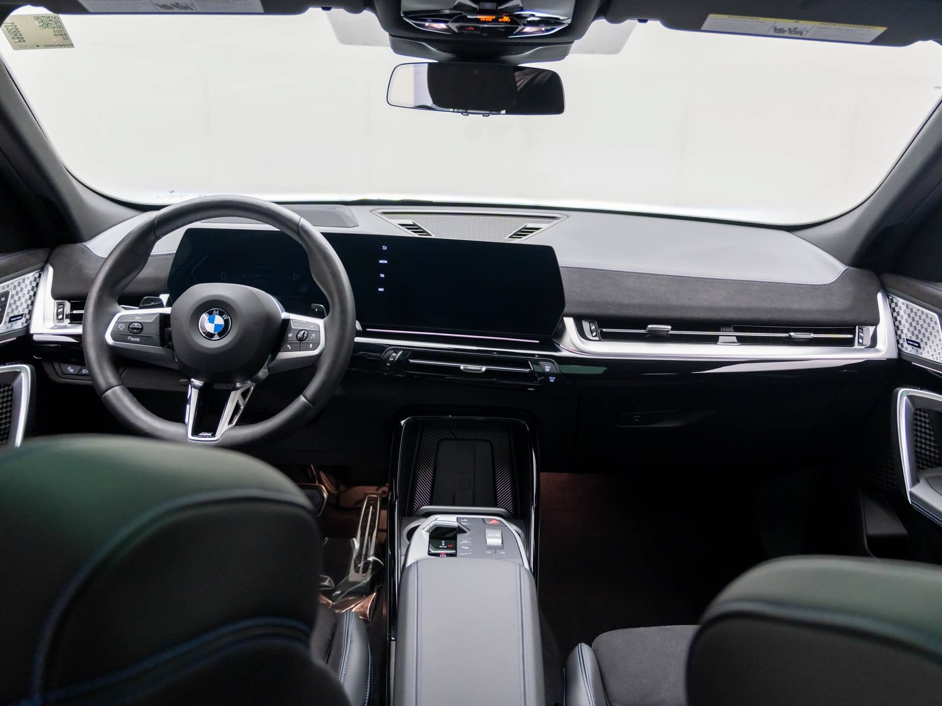Certified 2025 BMW X2 xDrive28i AWD/4WD image 9