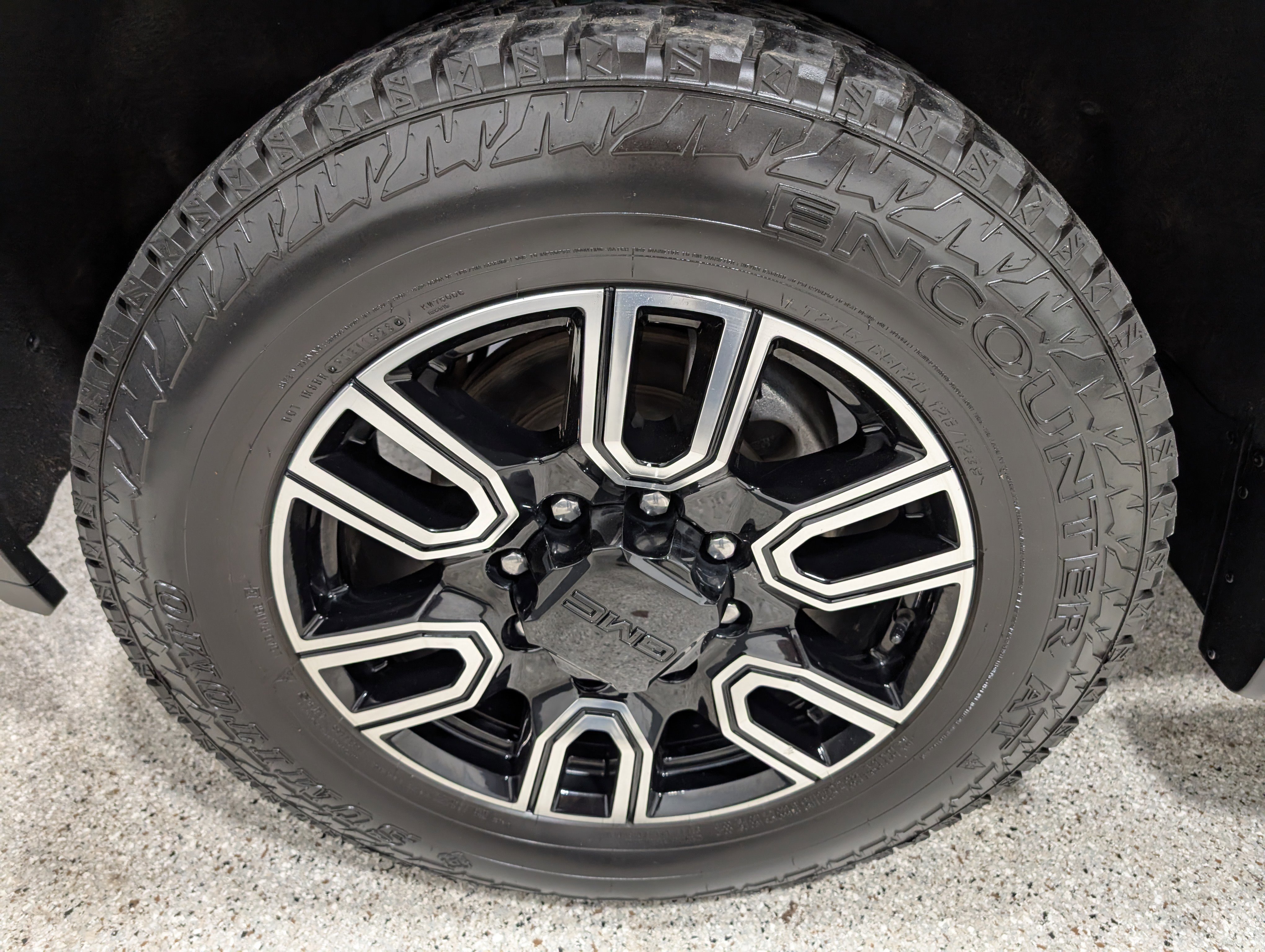 Used 2020 GMC Sierra 2500 AT4 w/ AT4 Premium Package image 12