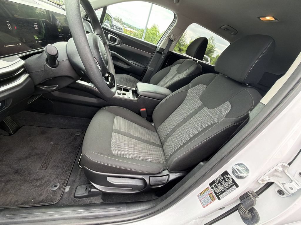 Used 2024 Kia Sorento LX FWD image 15