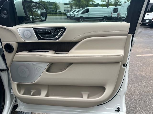 Certified 2020 Lincoln Navigator Reserve w/ Equipment Group 208A Reserve AWD/4WD image 16