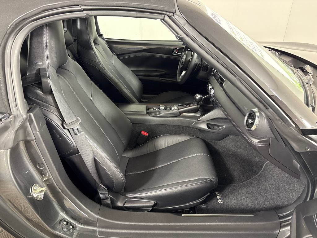 Used 2023 MAZDA MX-5 Miata Grand Touring RWD image 6