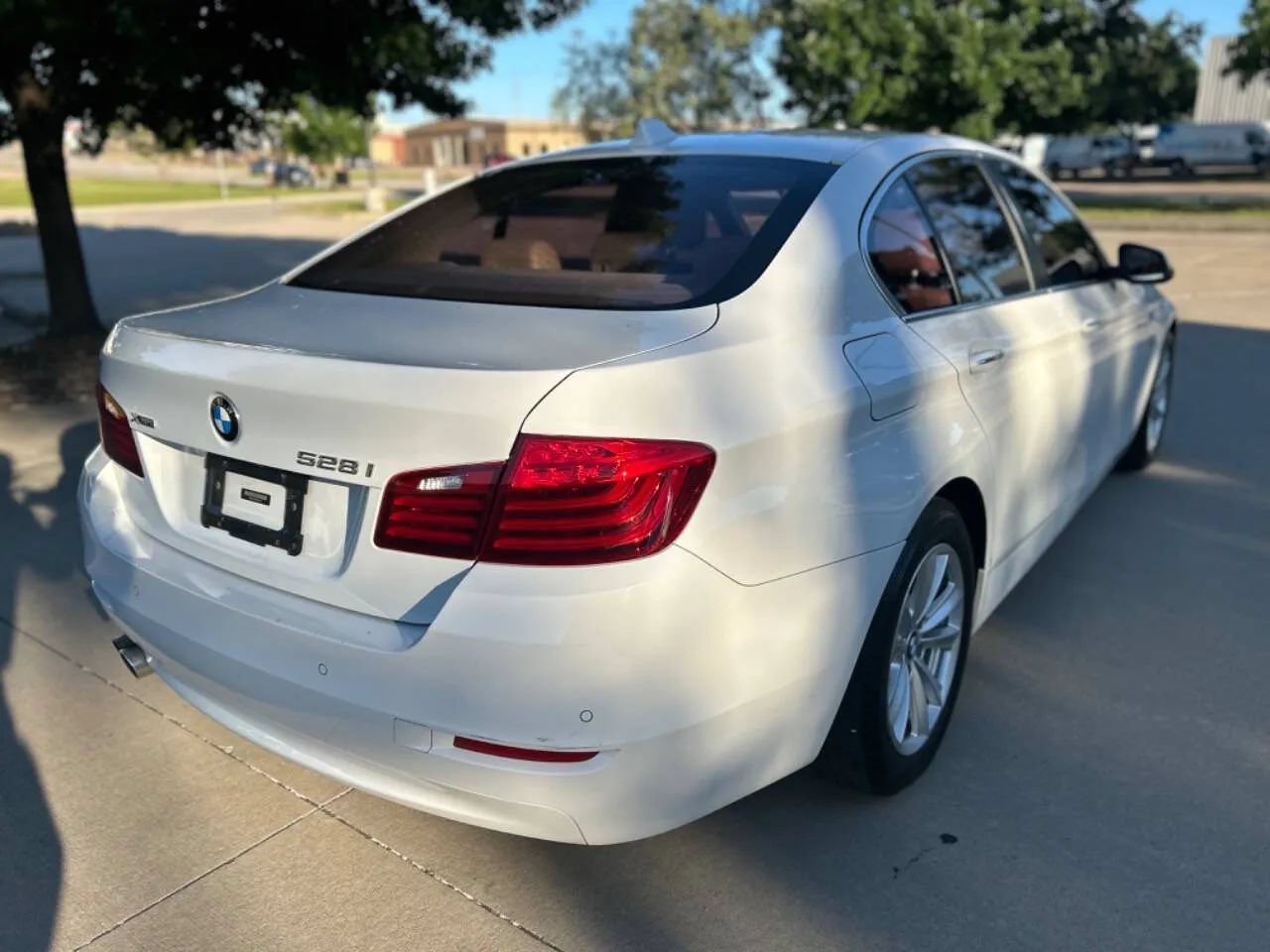 Used 2015 BMW 528i xDrive Sedan AWD/4WD image 6
