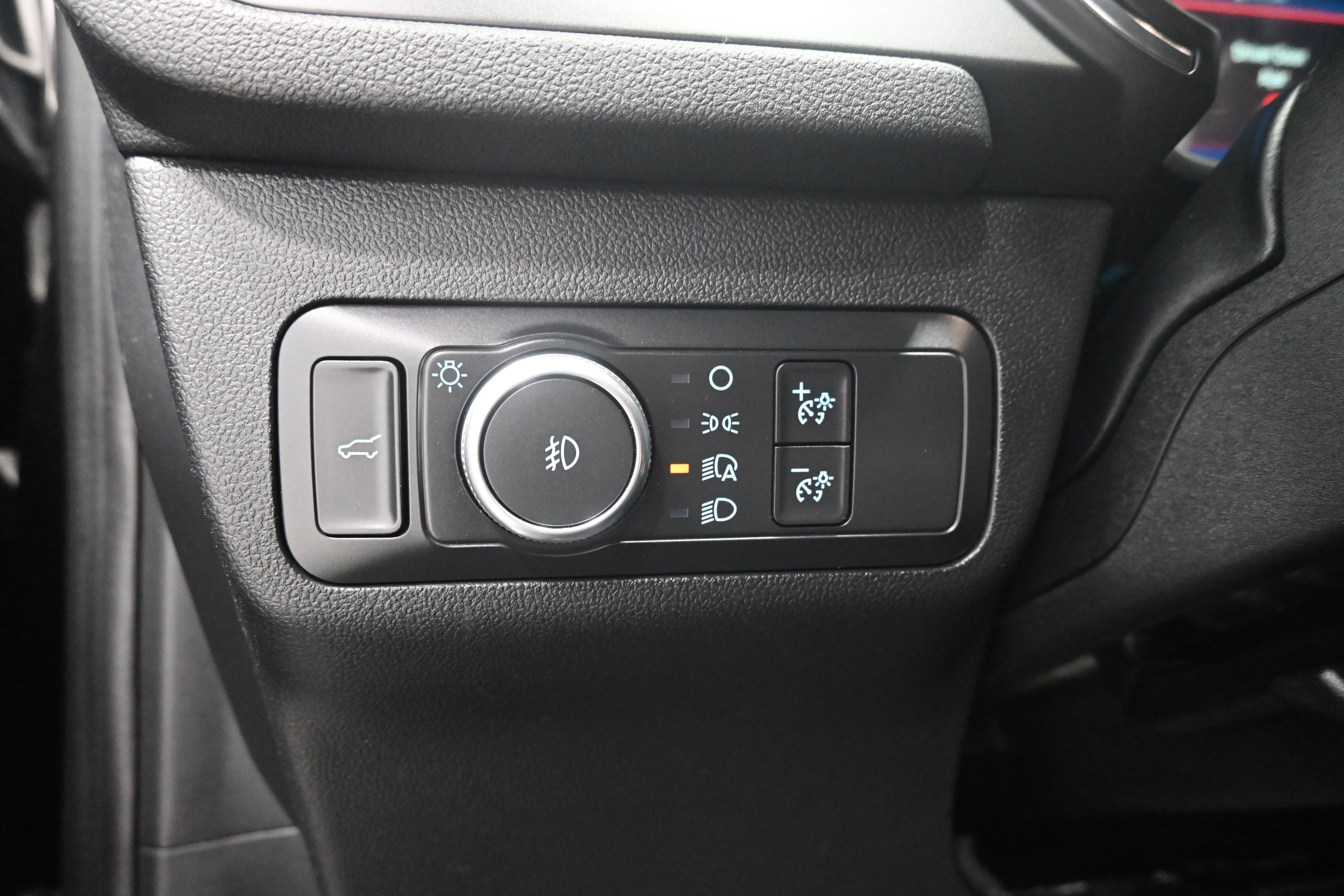 Used 2020 Ford Escape Titanium AWD/4WD image 7