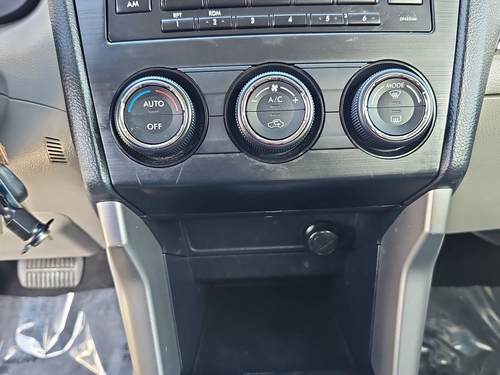 Used 2015 Subaru Forester 2.5i Limited w/ Popular Package #2 AWD/4WD image 24