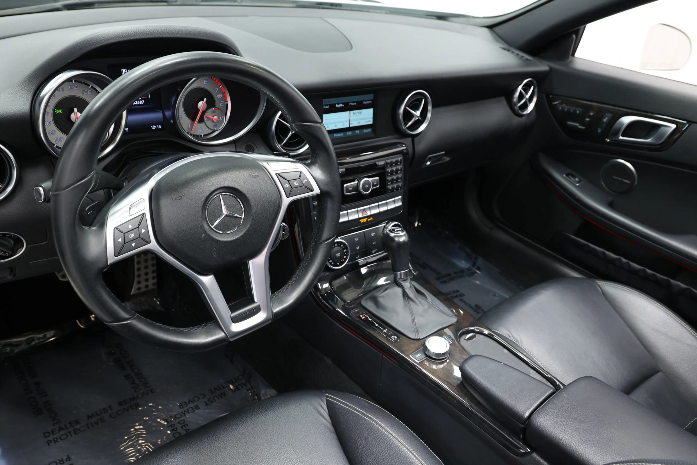 Used 2015 Mercedes-Benz SLK 250 image 2