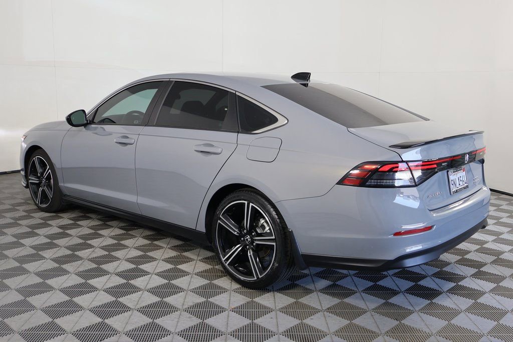 Used 2024 Honda Accord Sport image 4