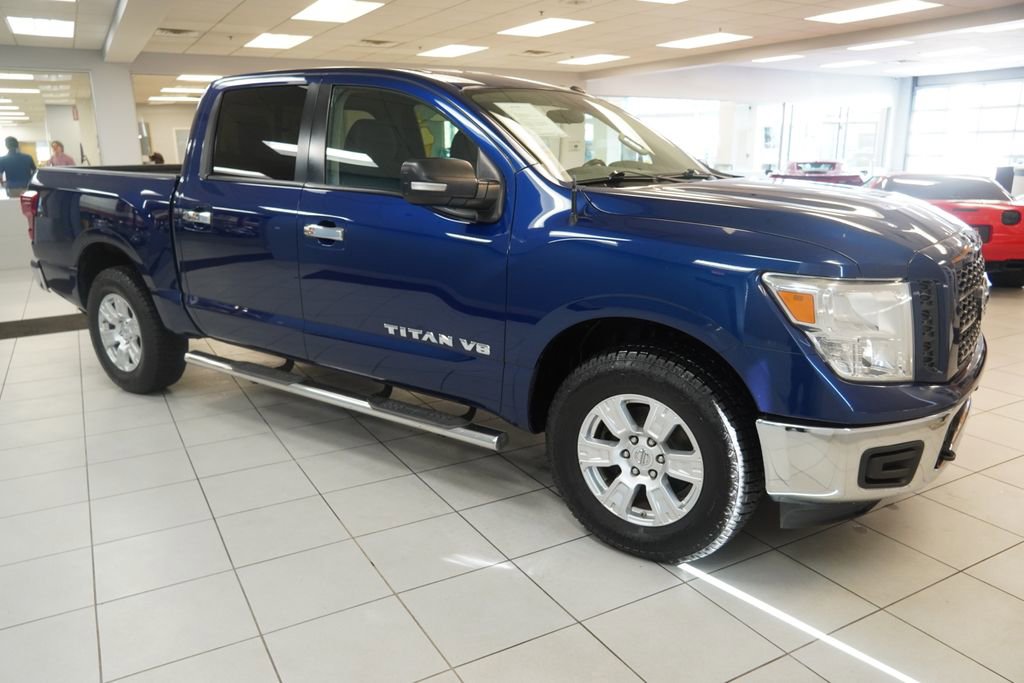 Used 2019 Nissan Titan SV AWD/4WD image 8