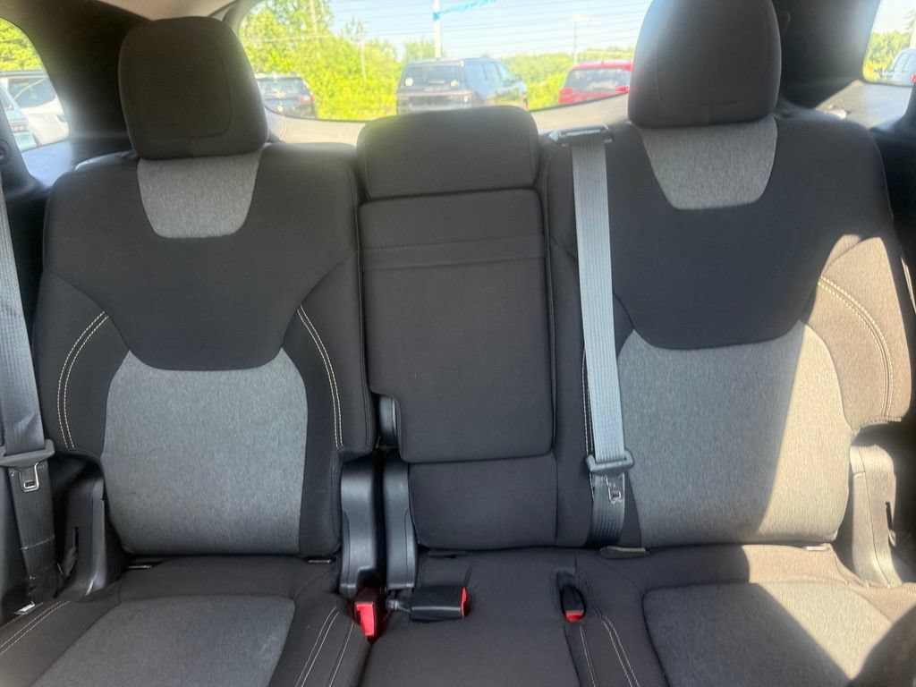 Used 2014 Jeep Cherokee Latitude w/ Comfort/Convenience Group AWD/4WD image 34