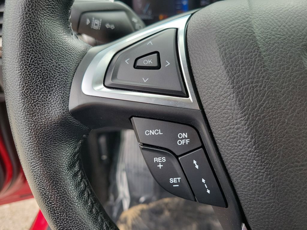 Used 2020 Ford Fusion SEL FWD image 21