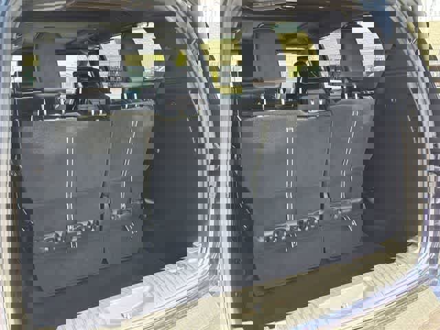 Used 2022 Chrysler Pacifica Limited w/ Uconnect Theater Family Group image 28