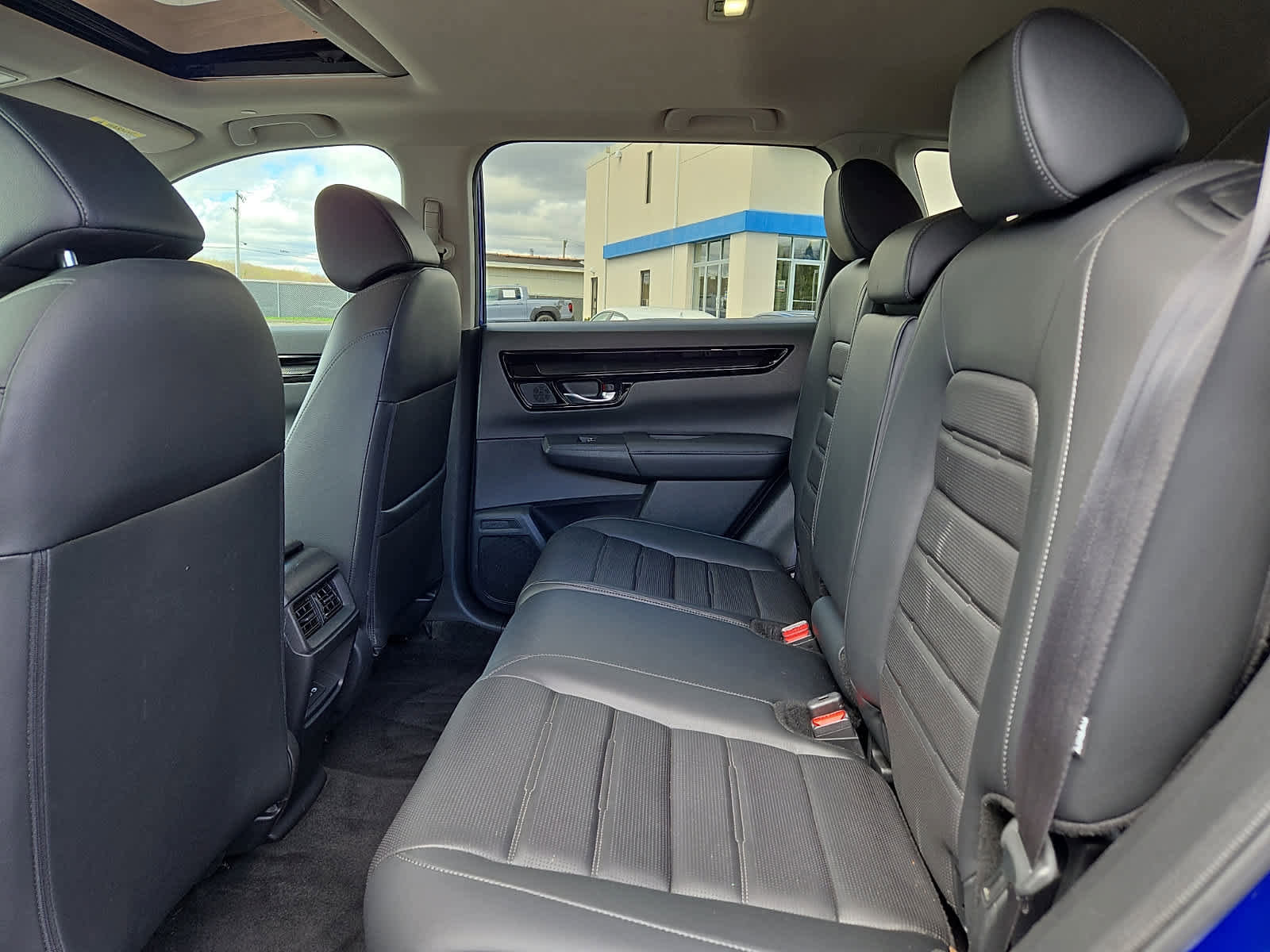 Used 2024 Honda CR-V EX-L image 11