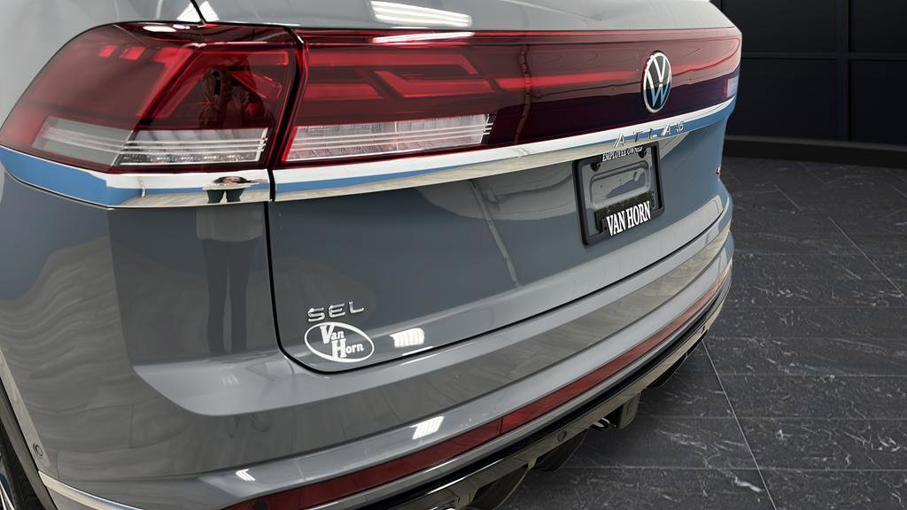 Used 2024 Volkswagen Atlas Cross Sport SEL Premium R-Line AWD/4WD image 39