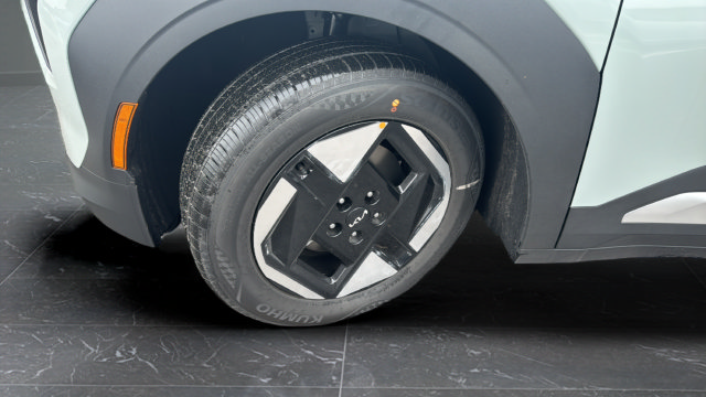 New 2027 Kia EV3 Wind FWD image 34