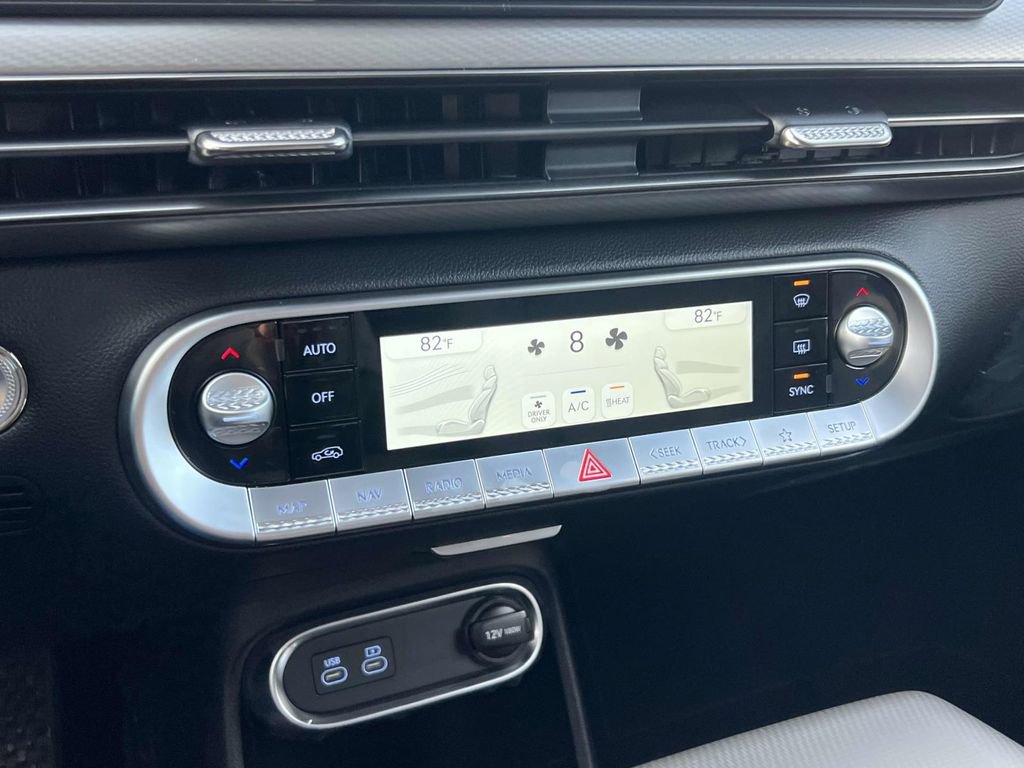 New 2025 Genesis GV60 Advanced image 29