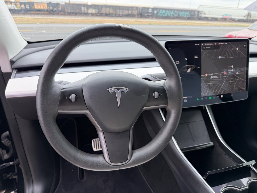 Used 2021 Tesla Model Y Long Range image 33