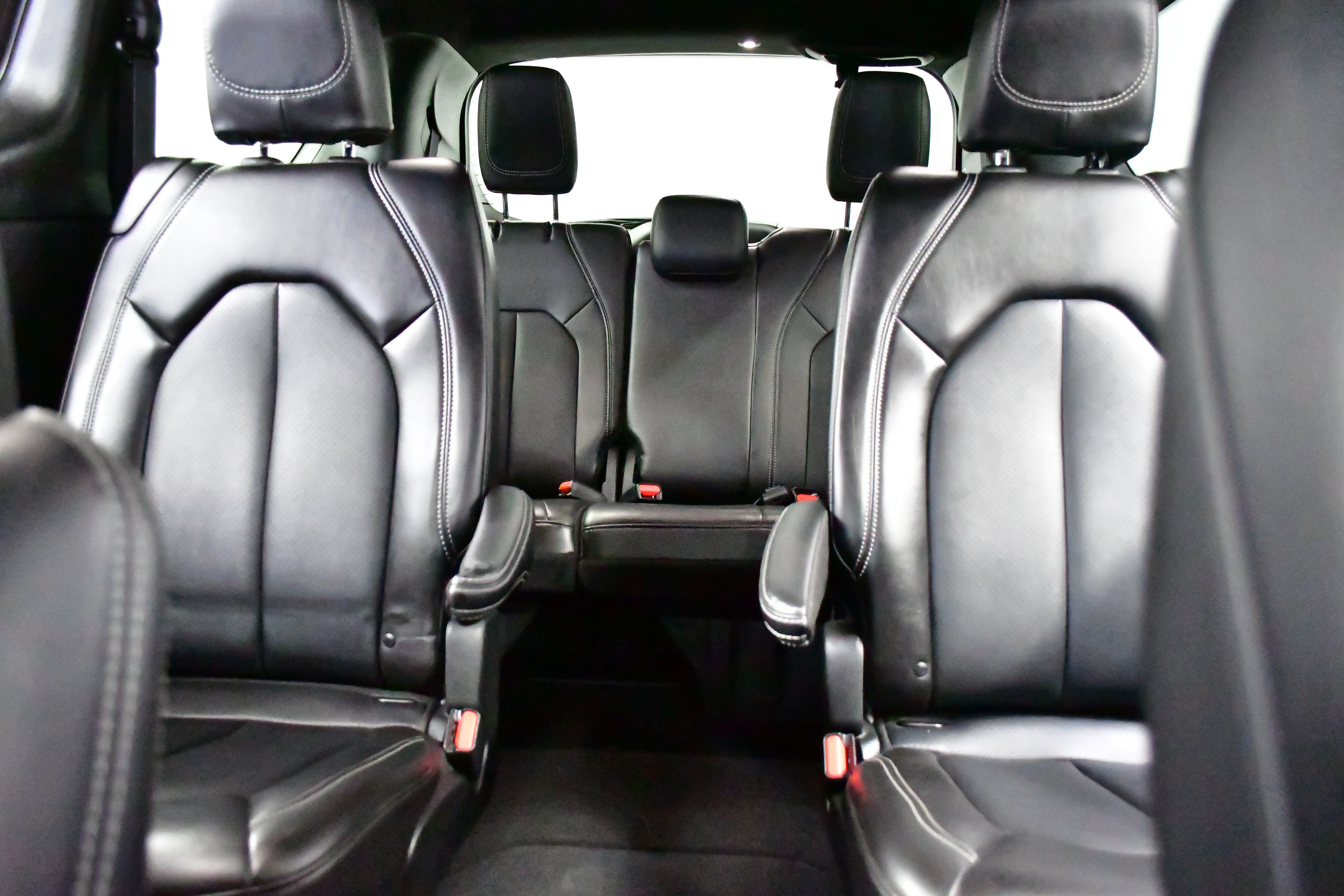 Used 2025 Chrysler Pacifica Select FWD image 12