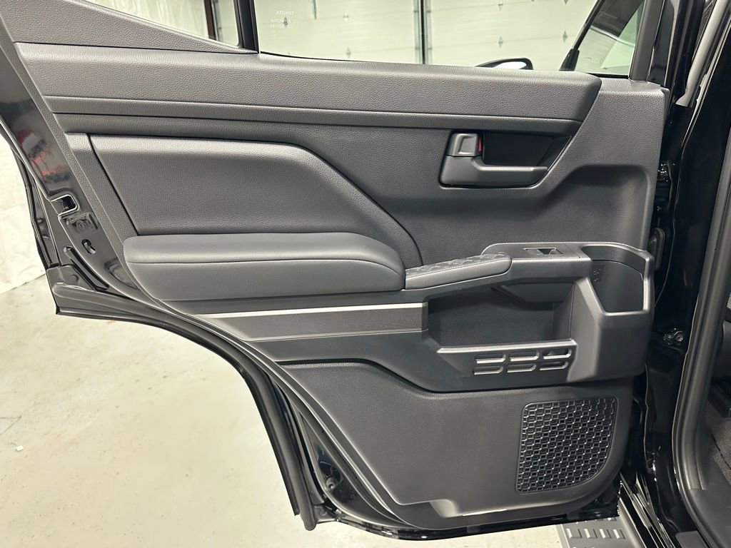 Used 2025 Toyota 4Runner TRD Off-Road image 40