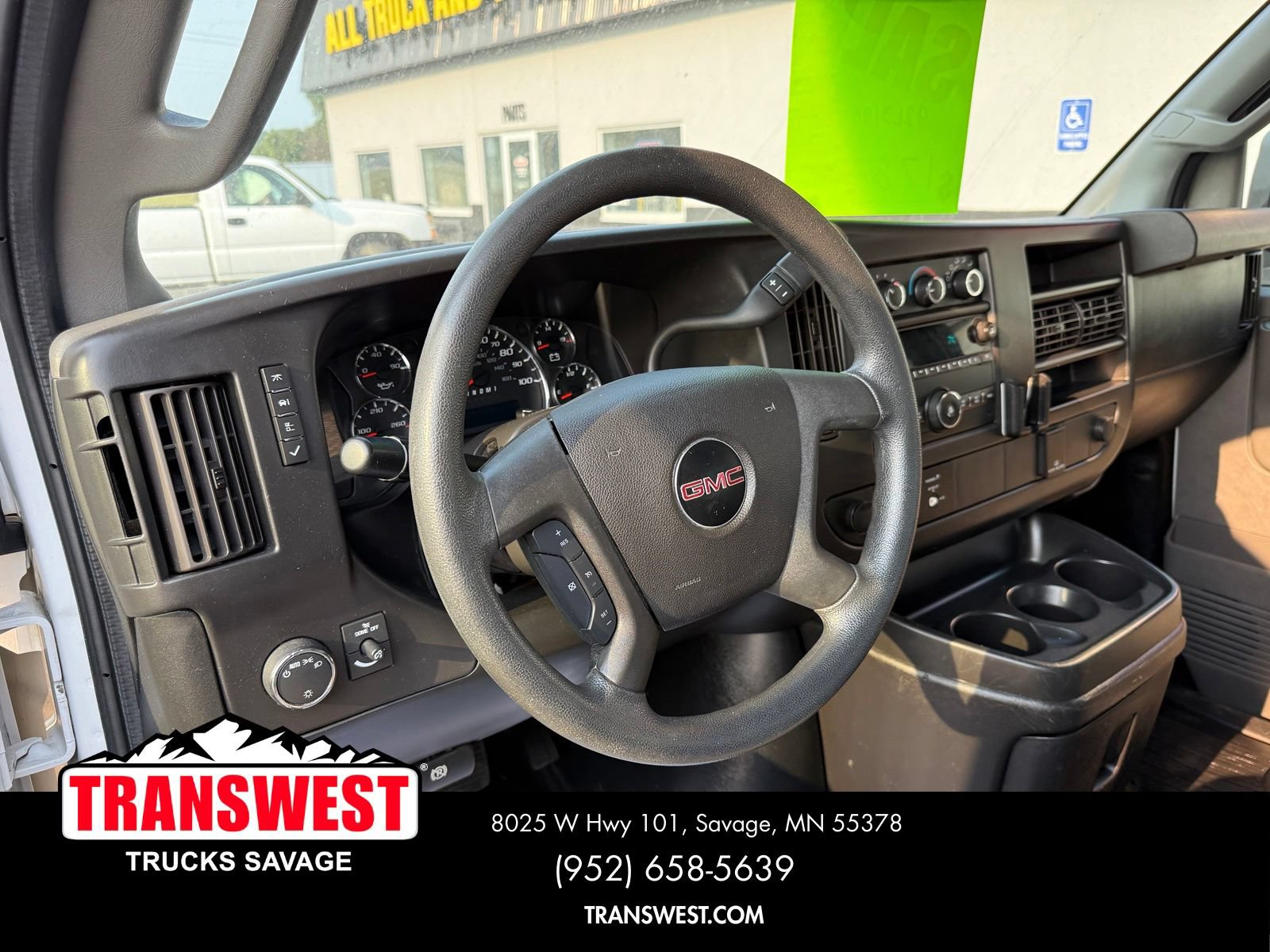 Used 2017 GMC Savana 2500 RWD image 4