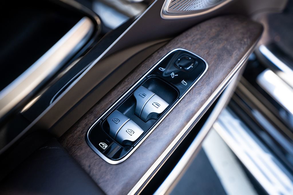 Used 2024 Mercedes-Benz Maybach EQS 680 4MATIC image 31