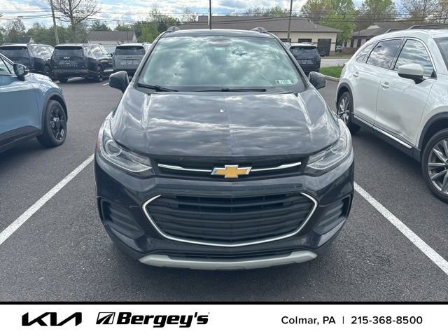 Used 2019 Chevrolet Trax LT w/ LT Convenience Package AWD/4WD image 2