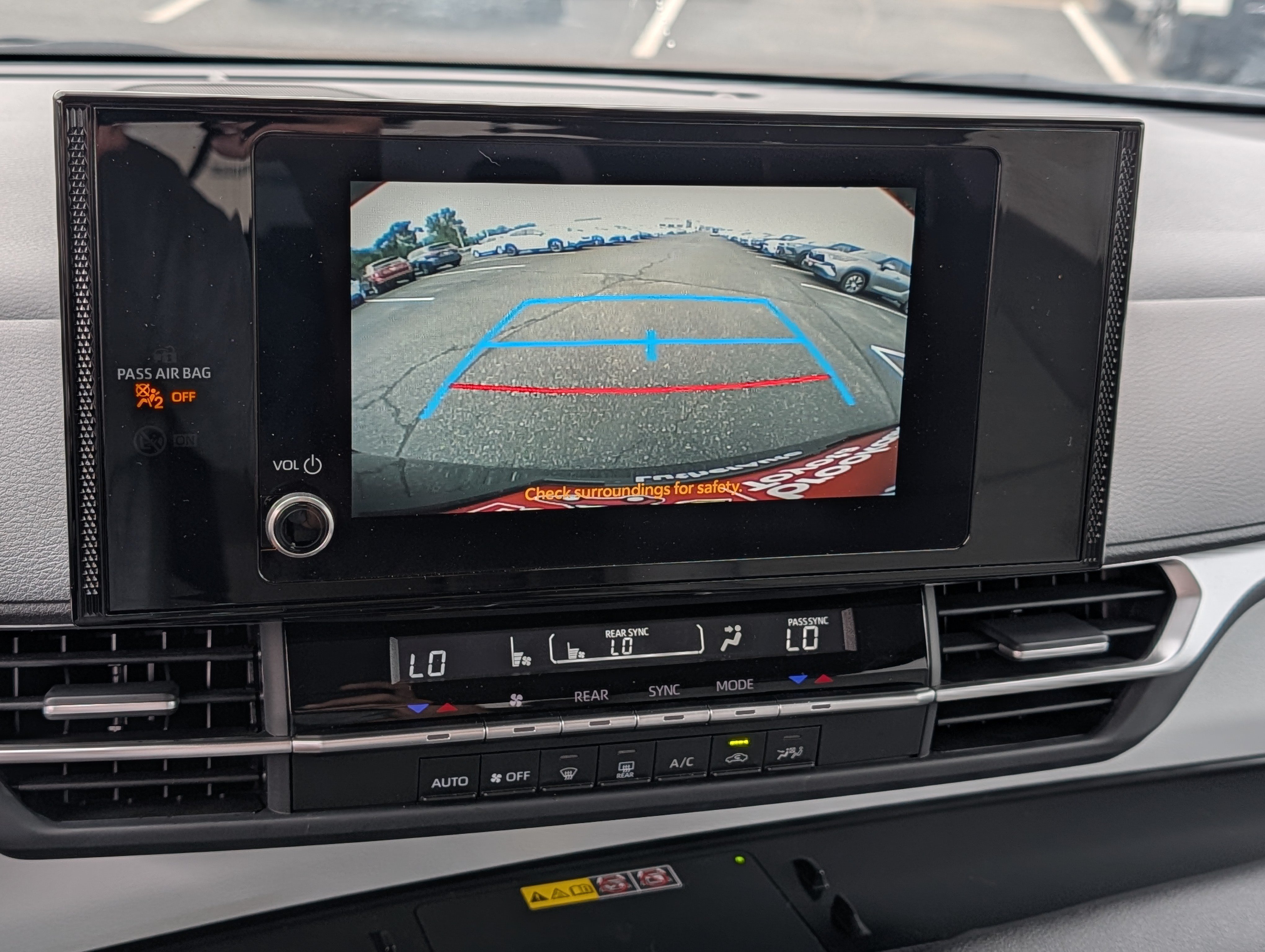Certified 2026 Toyota Sienna LE FWD image 33