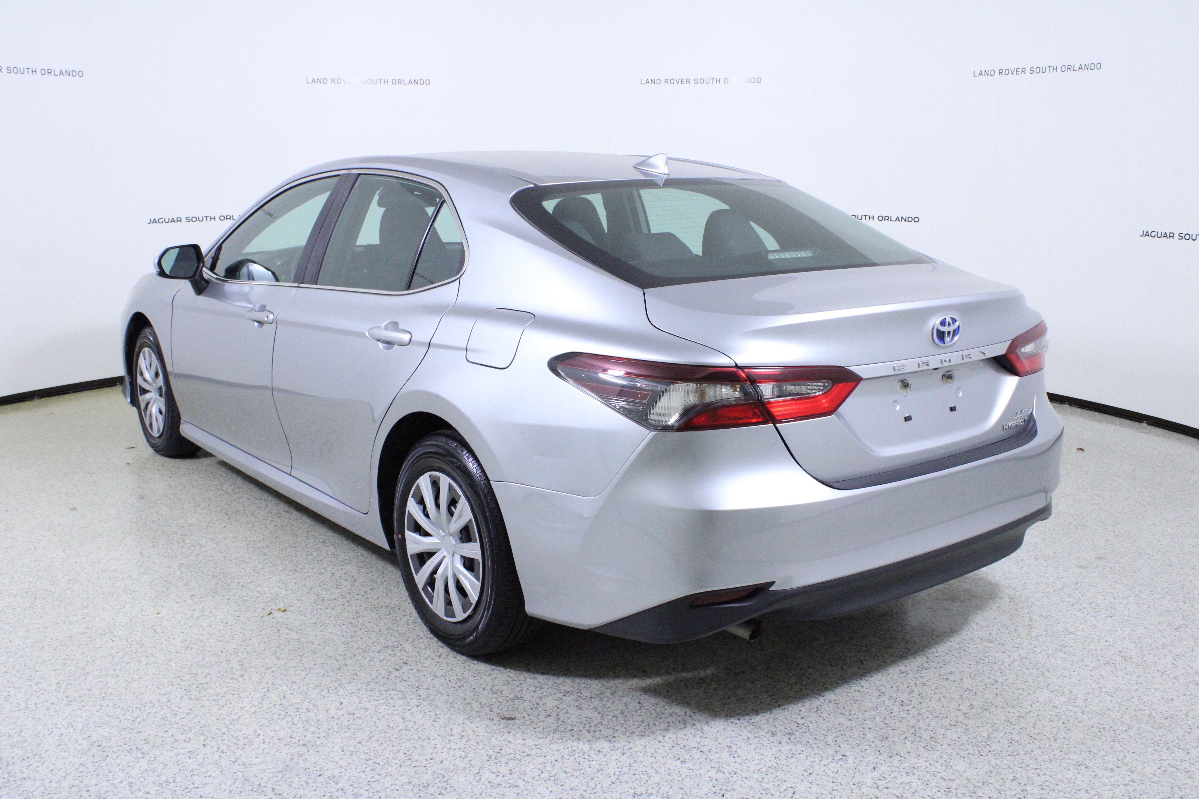 Used 2022 Toyota Camry LE image 5