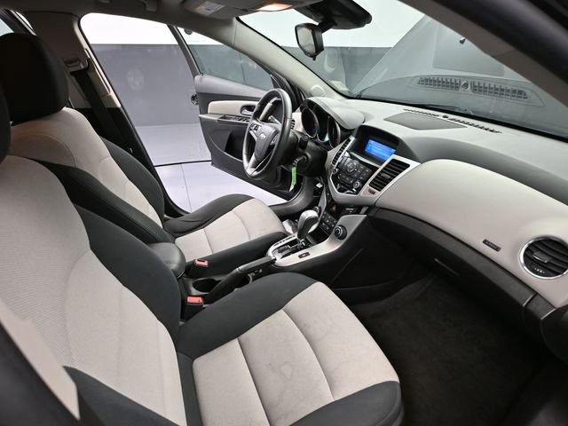 Used 2015 Chevrolet Cruze LS FWD image 40