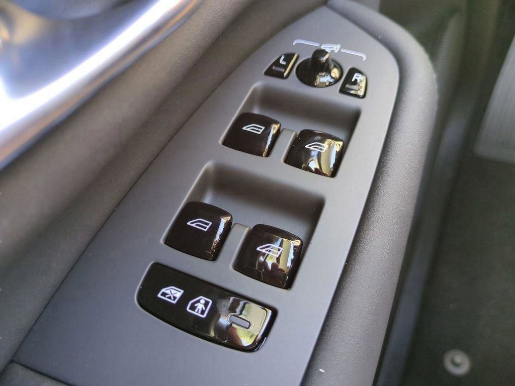New 2026 Volvo XC90 T8 Plus AWD/4WD image 20