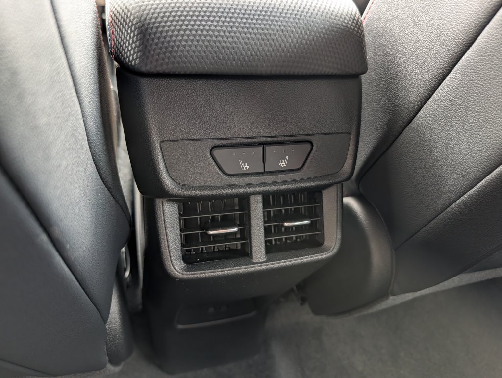Used 2025 Chevrolet Equinox RS w/ Safety and Technology Package AWD/4WD image 19
