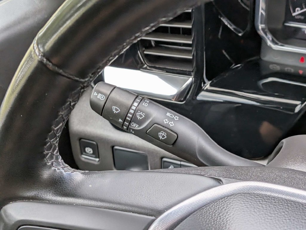 Used 2025 GMC Sierra 1500 SLT RWD image 24