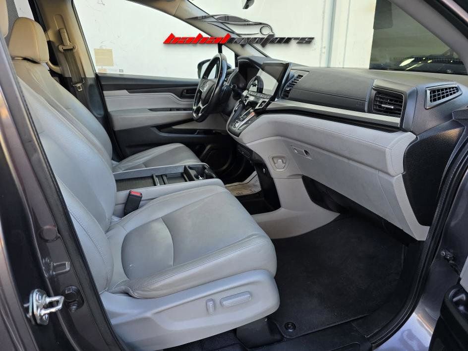 Used 2018 Honda Odyssey Touring image 12