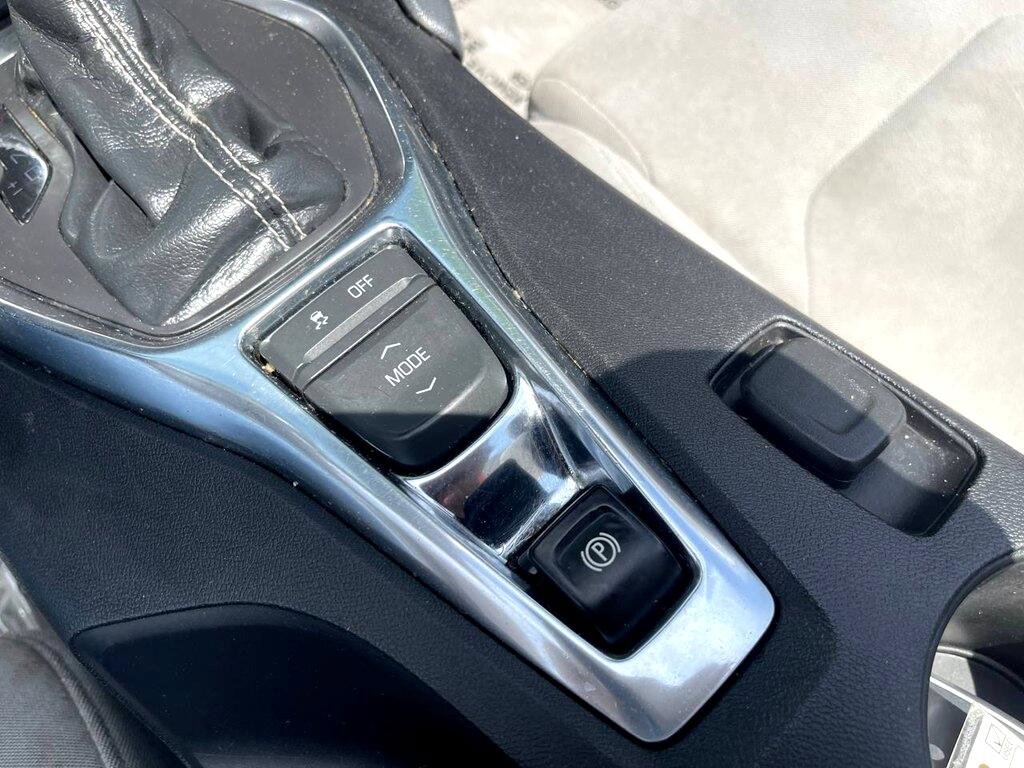 Used 2020 Chevrolet Camaro LT image 21