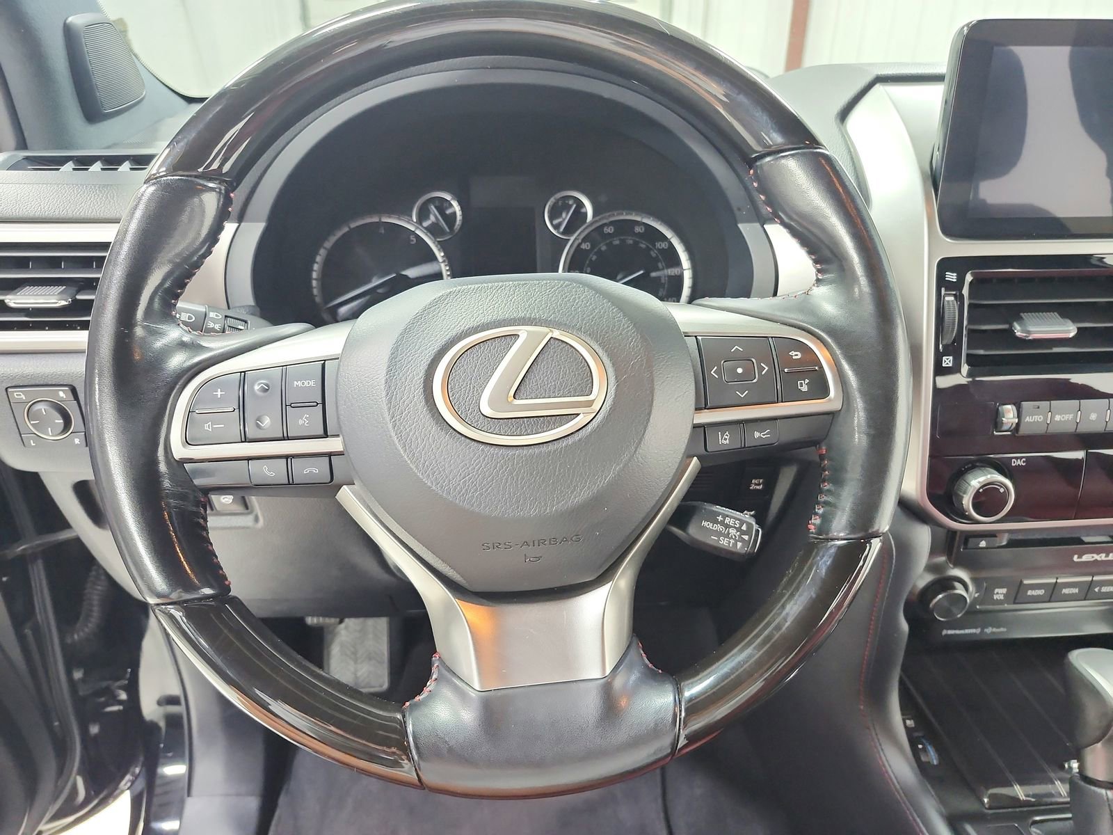 Used 2023 Lexus GX 460 Premium w/ Premium Package AWD/4WD image 25