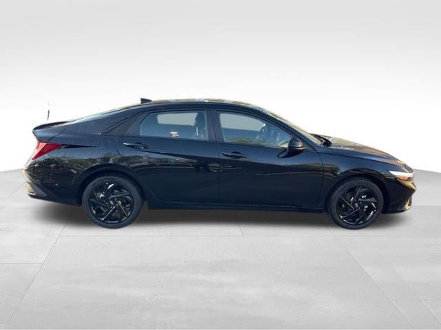 New 2026 Hyundai Elantra Sport FWD image 8