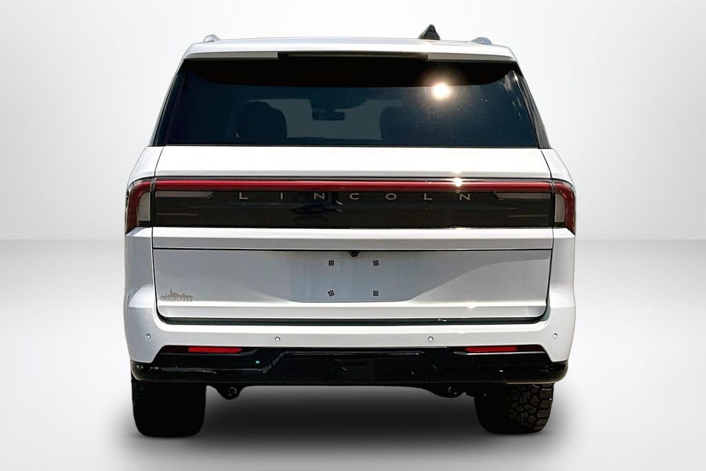 Used 2025 Lincoln Navigator L Reserve AWD/4WD image 7